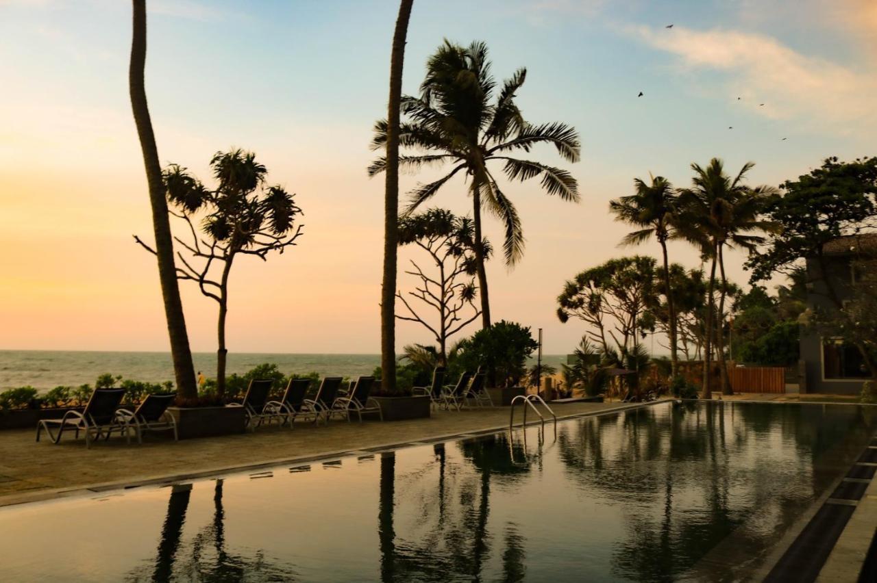 Earl'S Regent Negombo Exterior foto