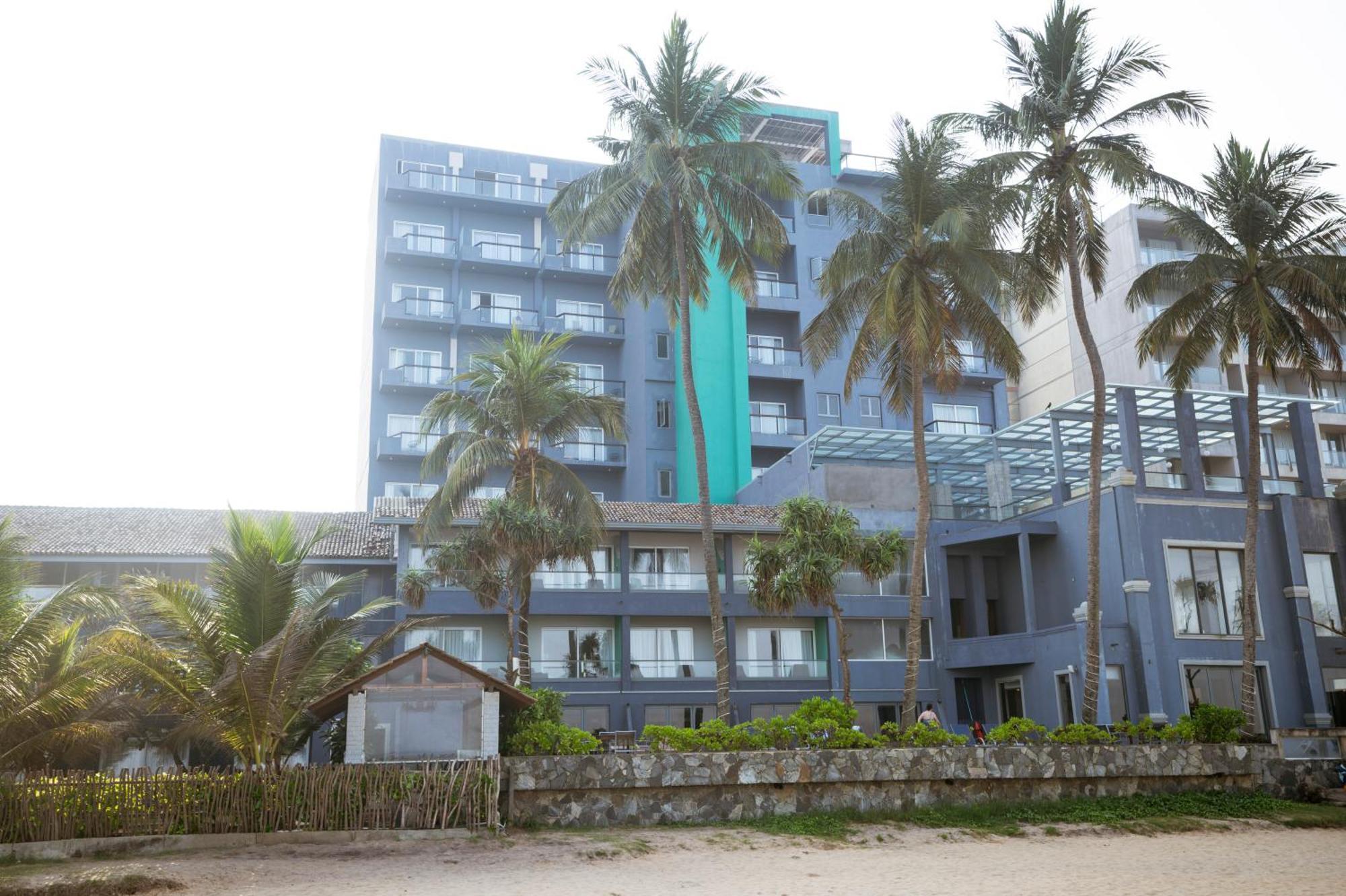Earl'S Regent Negombo Exterior foto